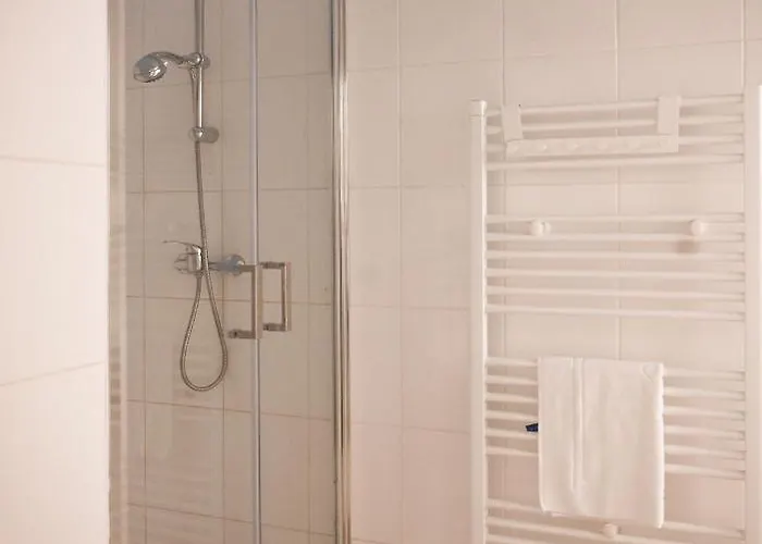 2 Bedroom For 6 Near Augarten, Donaukanal & U2 Taborstrasse Appartement