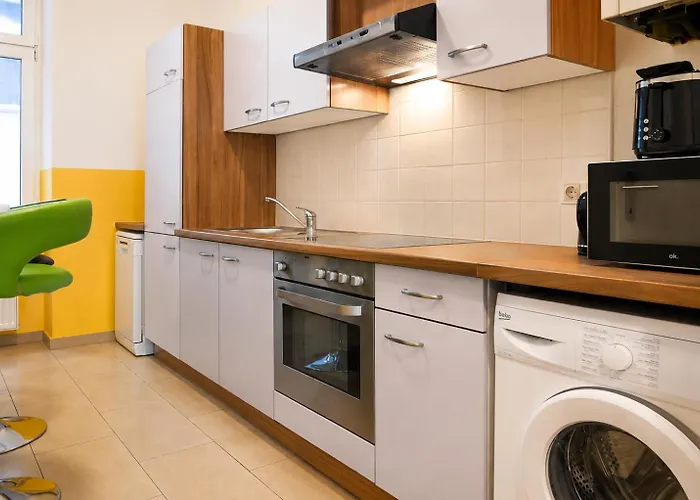 2 Bedroom For 6 Near Augarten, Donaukanal & U2 Taborstrasse Appartement *